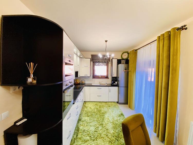 Casa moderna, individuala cu Garaj - Sura Mare