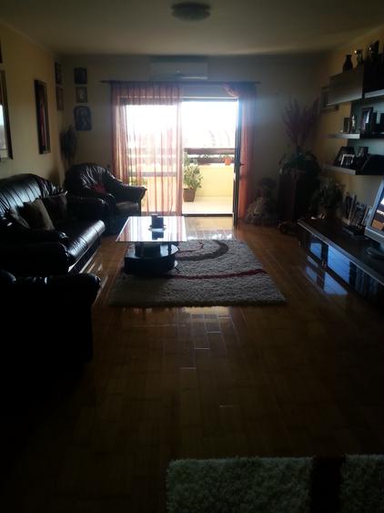 Cladire cu suprafata de 800mp in oras
