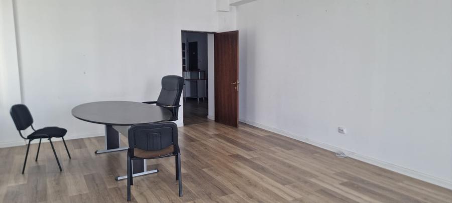 Spațiu birouri de închiriat în Pitești central, etaj 2, 90 mp, 900 euro,Tva incl