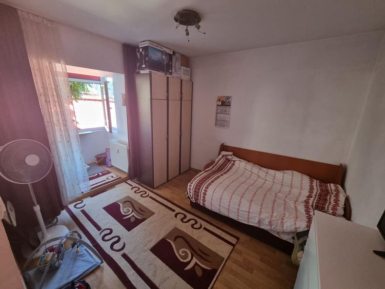 Apartament 2 camere zona Poarta 6