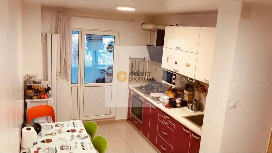 3 Camere - 68MP | Decomandat | 6/8 | Creditabil | M Crangasi la 8 min
