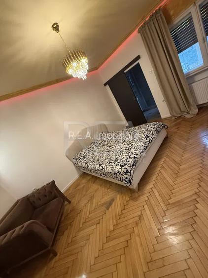 2 Camere Renovat Ideal Pentru Investitii - 3