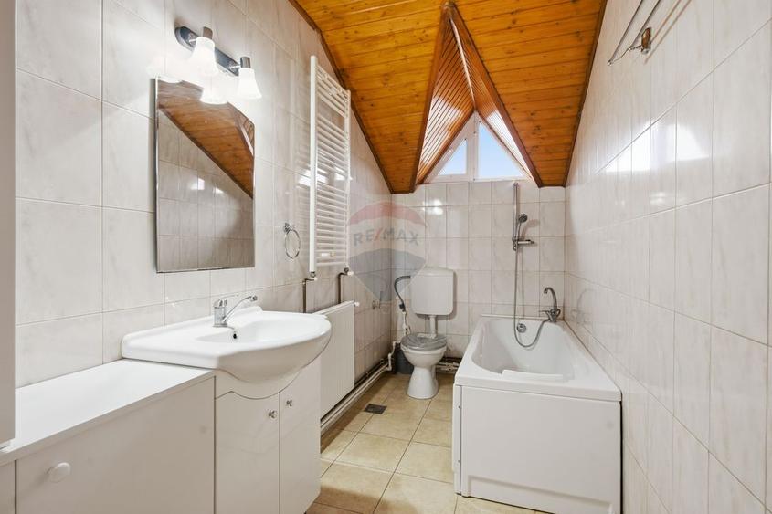 Casa/Vila cu 5 camere Dobrovat Iasi 1000mp teren