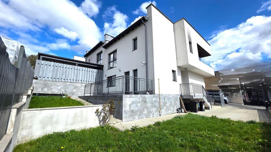 Casa 4 camere 117mpcurte 180mpterasabalconparcareIrisstr. Oasului
