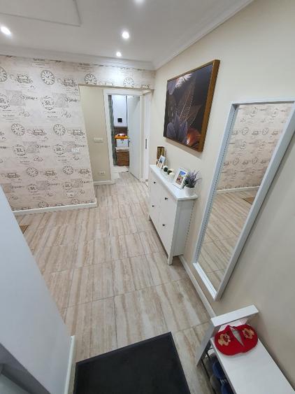 Vand apartament cu 2 camere in Baile Herculane.