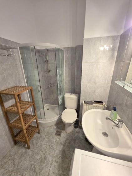 De inchiriat apartament cu o camera ultracentral, et. 1, 320 euro