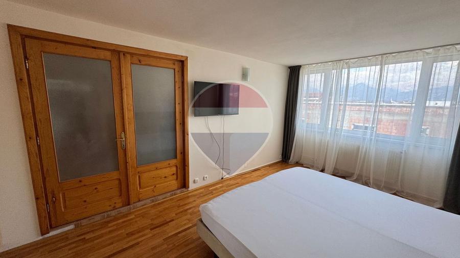 DE ÎNCHIRIAT apartament spatios cu 2 camere în vilǎ