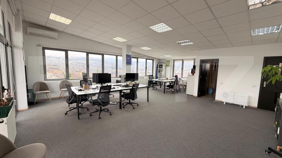 Birou 70 mp, open space, terasă 20 mp, parcare, zona Frunzișului