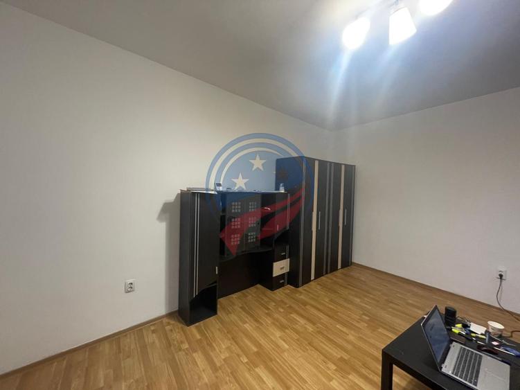 CASA 3 CAMER, Piata Centrala, de inchiriat/ de vanzare