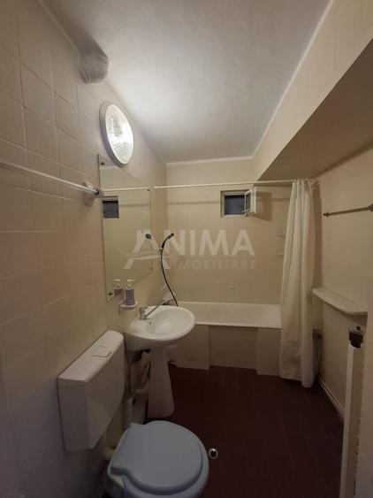 Apartament 4 camere, 3 balcoane, parcare in Piața Cipariu