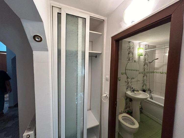 Persoana fizica, inchiriez apartament  2 camere , decomandat 68mp, in Dancu