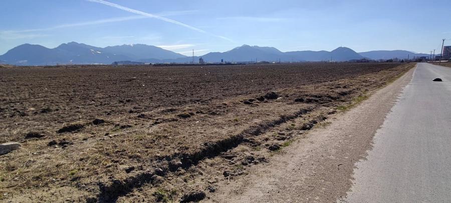 Teren industrial la drum asfaltat - langa Ocolitoarea Municipala