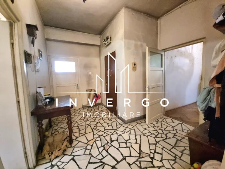 Apartament, 3 camere, de vânzare, în Centru
