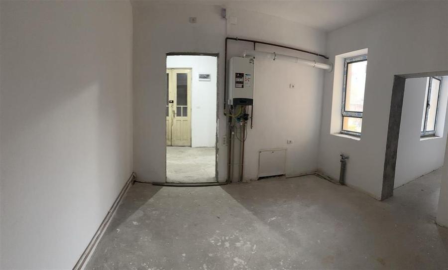 Vand apartament 3 camere la casa 126 mp, centru