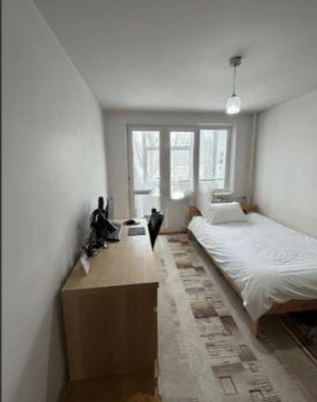 Apartament 3 Camere,Piata Trapezului,et.2/4,Amenajat,loc parcare,Liber