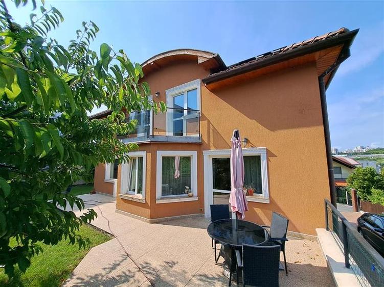 Casa individuala, 180 mp utili, situata in cartierul Manastur!