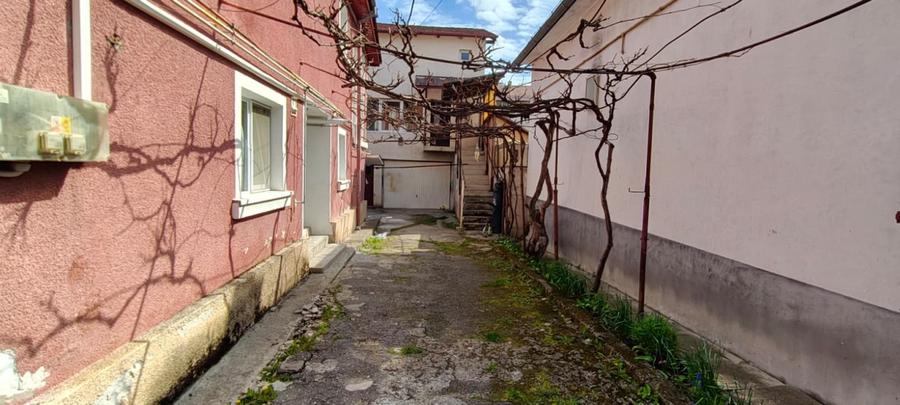 Proprietate cu 3 corpuri in zona Gradina Zoo - Parc Noua