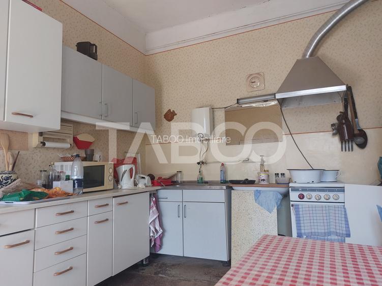 Casa si curte individuala 2 corpuri de casa separate 4 camere gradina - 18