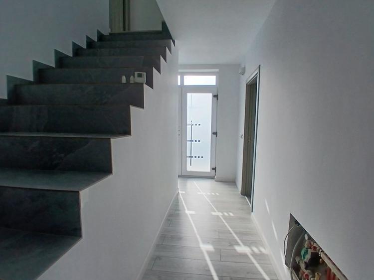 Vila D+P+1E, 270mp utili pretabila si ca spatiu zona Valea Lupului