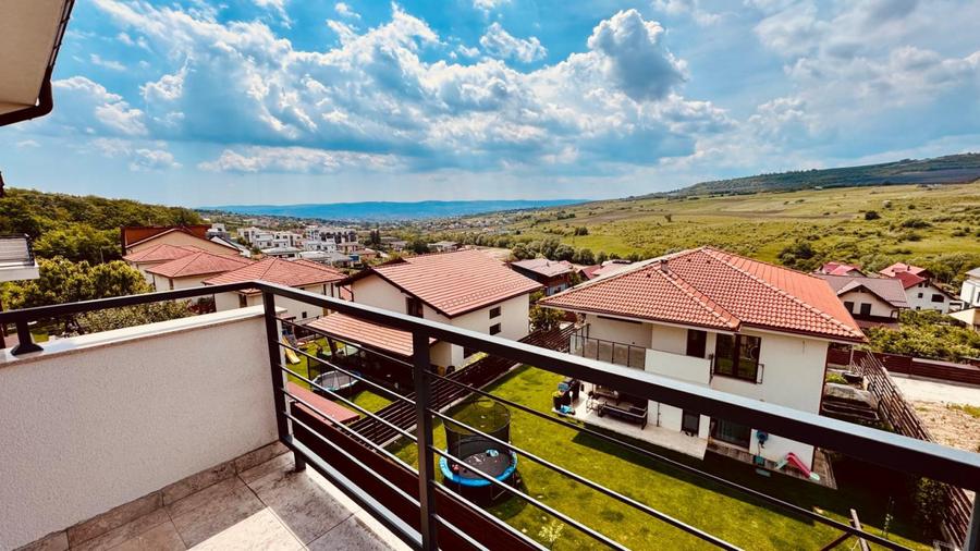 Casa individuala moderna cu priveliste panoramica - Str. Dealul Fanatelor