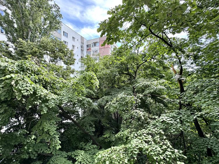 Drumul Taberei: 2 Camere Decomandat, 1 Minut Metrou Romancierilor, Renovat 2024