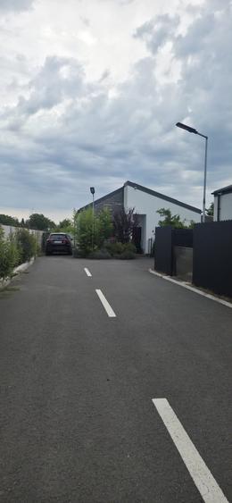 Casa pe parter cu 4 camere cu Panouri Fotovoltaice 6kw si Baterie 5kw