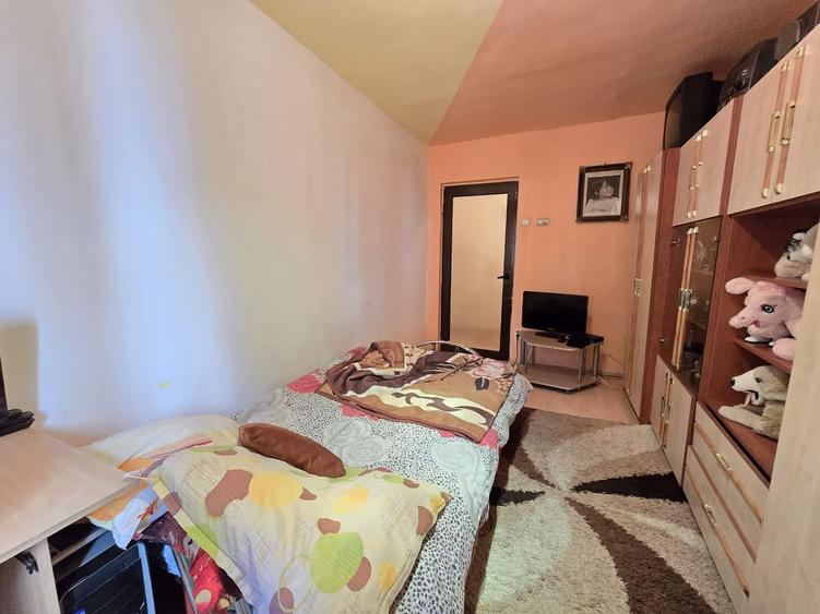Apartament 3 camere, zona Manastur- str. Mehedinti