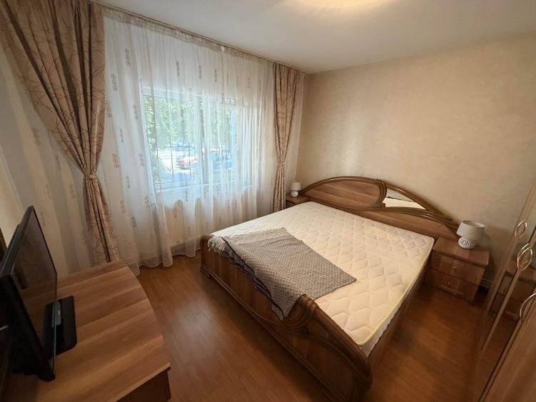 De închiriat apartament 3 camere zona Călărași IV parter