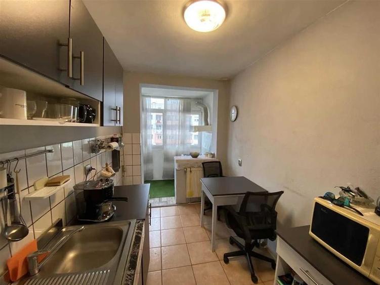 Apartament 2 camere cu balcon zona Bulevardul Mihai Viteazul
