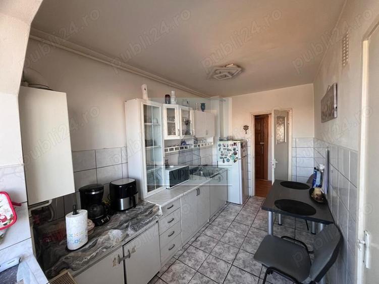 Apartament 3 camere - zona Astra / Calea București