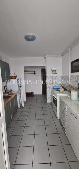 Republicii ,se vinde apartament decomandat ,2 camere ,pret 67000 euro neg. - 4
