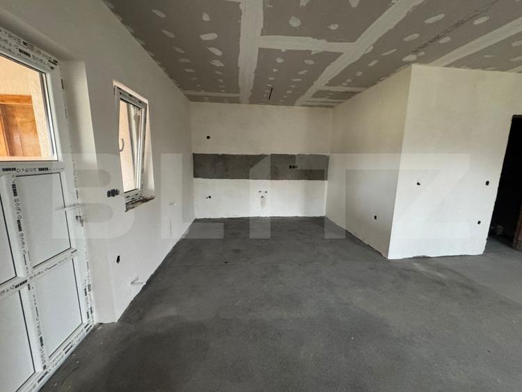 Casa cu 3 camere de vanzare , 120mp, teren 500 mp, in Lazuri