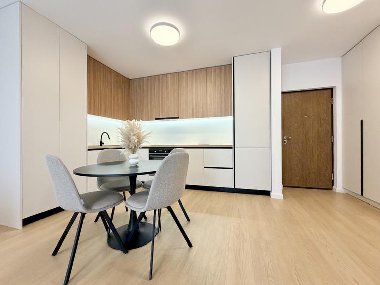 Apartament NOU, 2 camere, 45 mp, balcon 10 mp,Eroilor Residence, garaj