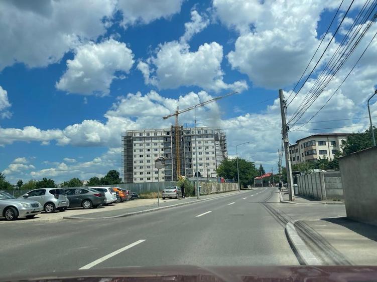 Aparatorii Patriei - Metrou - Metalurgiei Parc