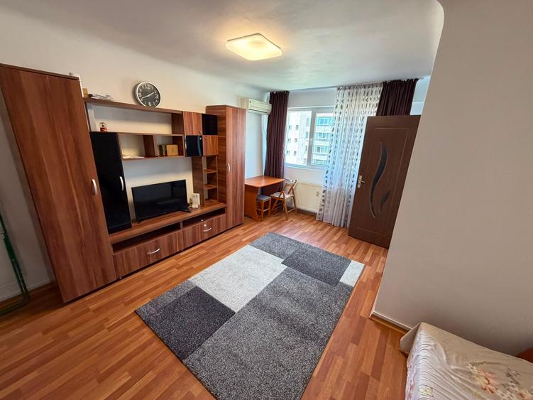 Garsoniera Titan 30 Mp Etaj 9 Bloc 1972 Reabilitat Debara 10 Min Metrou