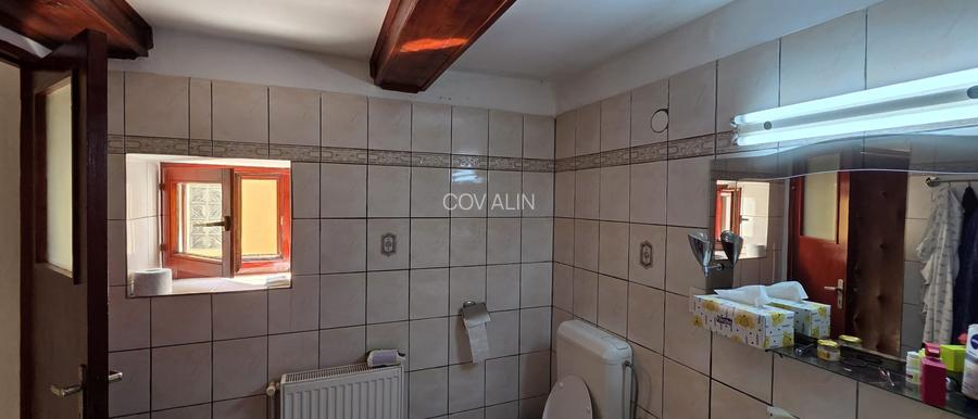 Casa in Bod zona centrala,  P+M, 8 camere, teren 1111 mp, fantana proprie. - 32