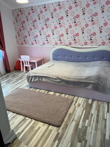 Vila modernă de vânzare -teren generos.