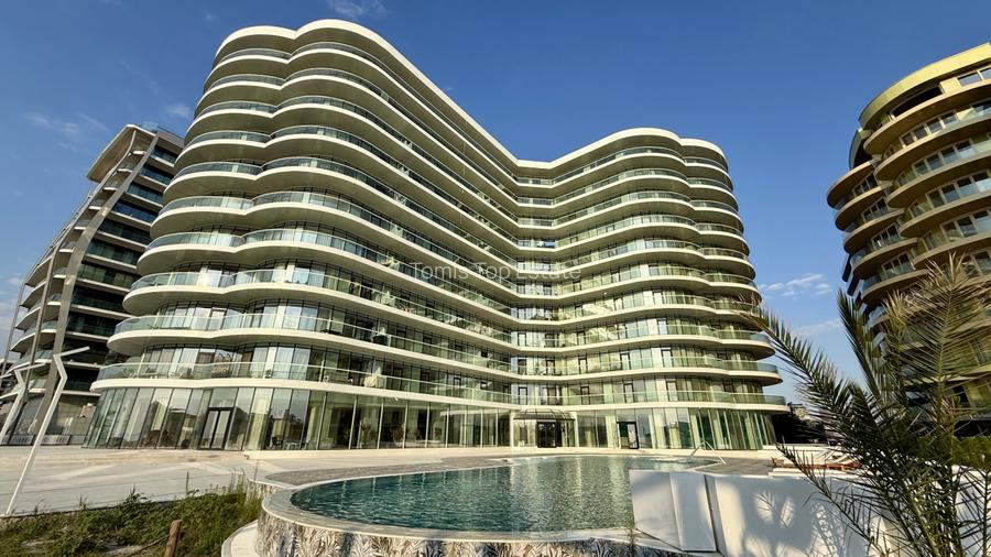 Apartament cu 3 camere direct in prima linie la mare White Sea