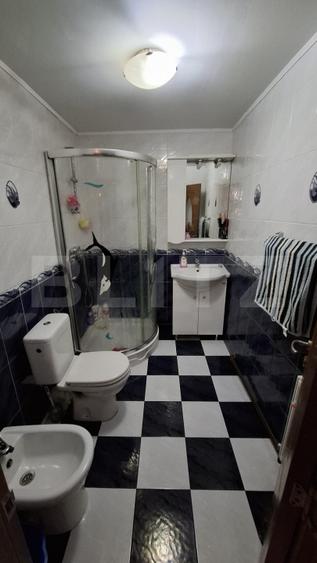 Apartament 3 camere decomandat, etaj 4, balcon, izolat – M11