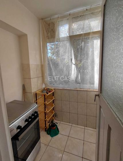 Apartament cu 2 camere decomandat, etajul 3/4, zona Galata - 6