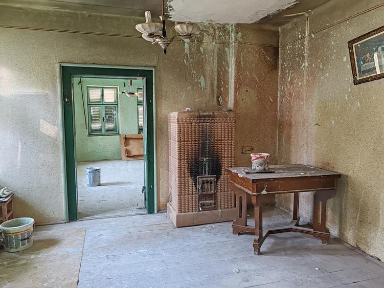 Casa 3 camere libera la vanzare TARLUNGENI