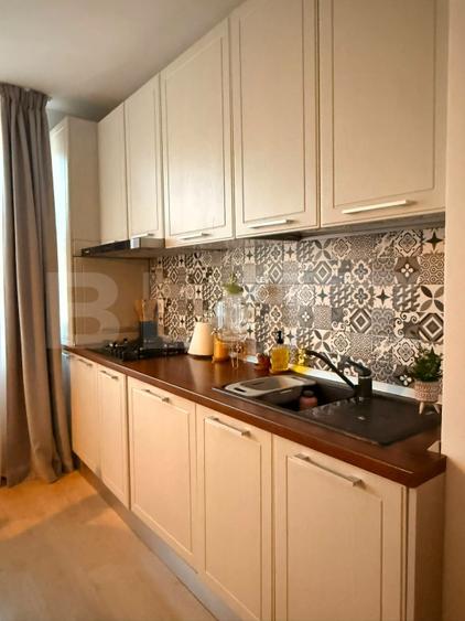 Apartament cu 3 camere de vânzare, Garaj subteran, zona Centrala