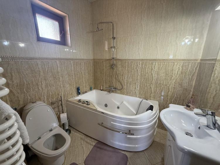 De închiriat apartament 3 camere 85 mp + terasa etaj 1