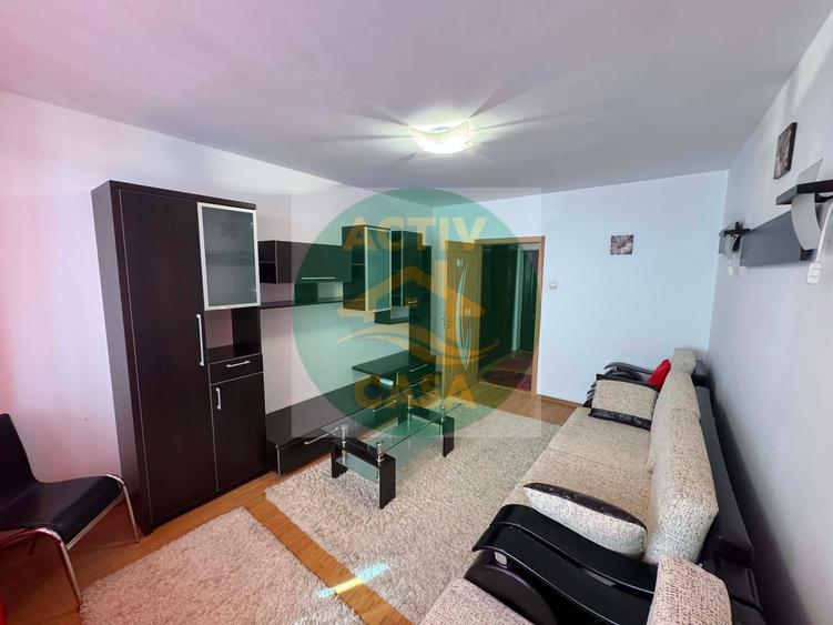 DE VÂNZARE – APARTAMENT CU 3 CAMERE