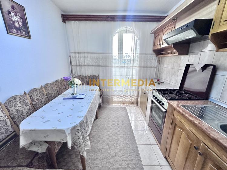APARTAMENT 3 CAMERE I DECOMANDAT I 65 MP I MOBILAT CETATE BULEVARD