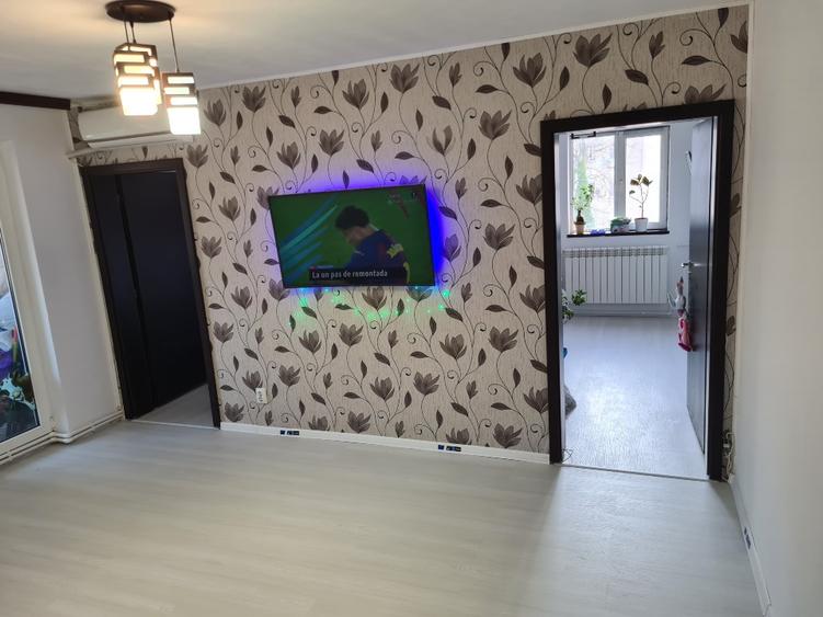 Apartament 4 camere !! PERSOANA FIZICA !! INEL 2