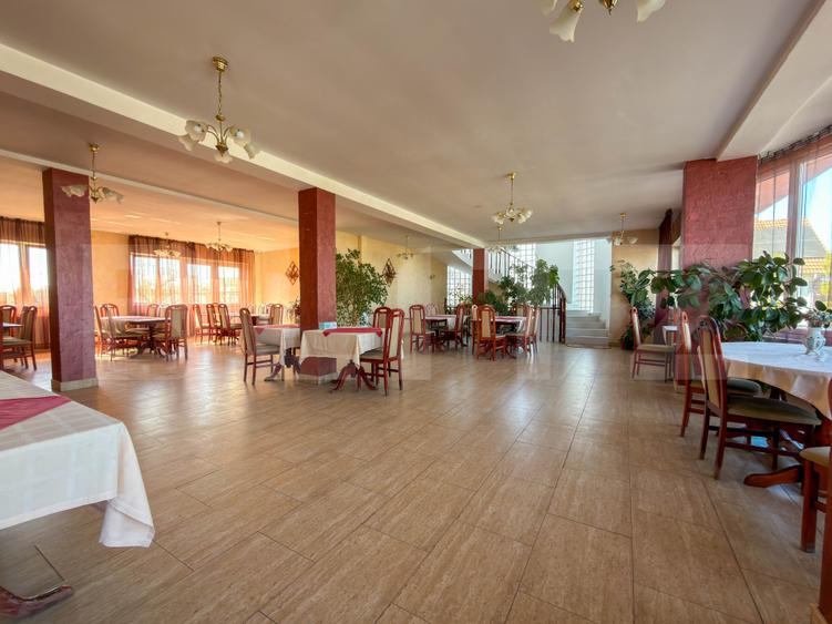 Pensiune 3 stele, 60 locuri si restaurant utilat, 1030 mp, zona Periferie