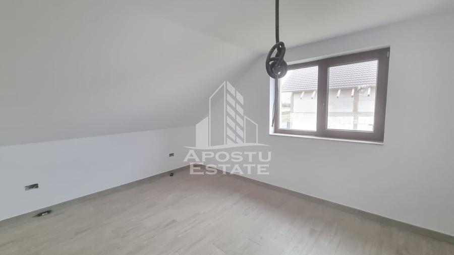 Casa individuala de vanzare cu 4 camere si garaj, Giarmata