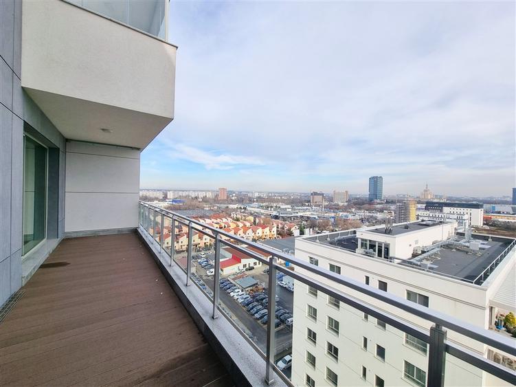 Designer Duplex - Penthouse for Rent | Weekly Housekeeping | Parking