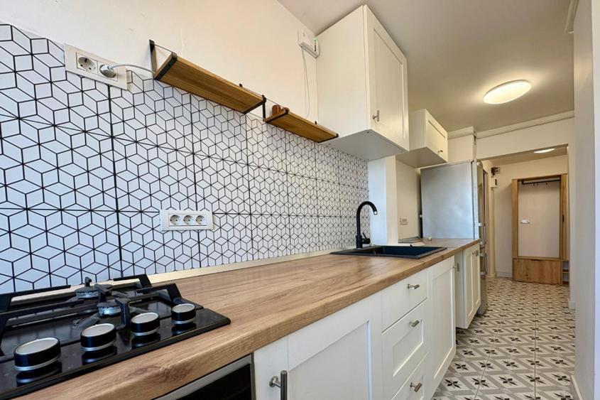 Victoriei - V.Micle 20, apartament 2 camere, mobilat si utilat, 40 mp, etaj 10.
